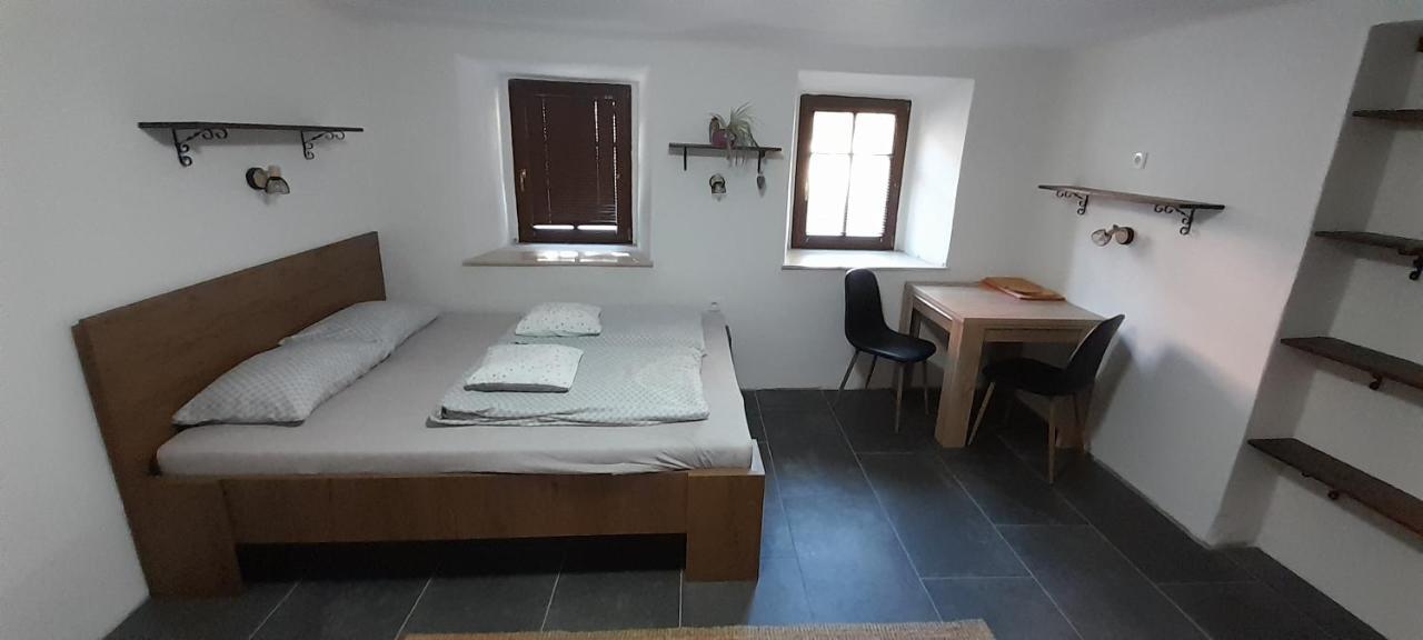 Apartment Slovan Skofja Loka ภายนอก รูปภาพ