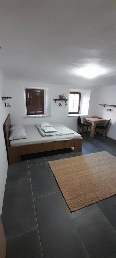 Apartment Slovan Skofja Loka ภายนอก รูปภาพ